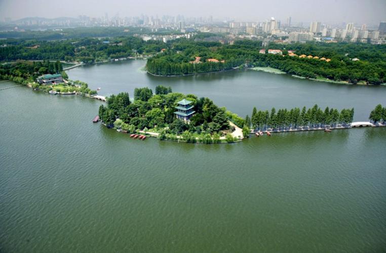 來自于全國各地的旅游業(yè)界同行多次來東湖參觀考察,學習景區(qū)管理經驗