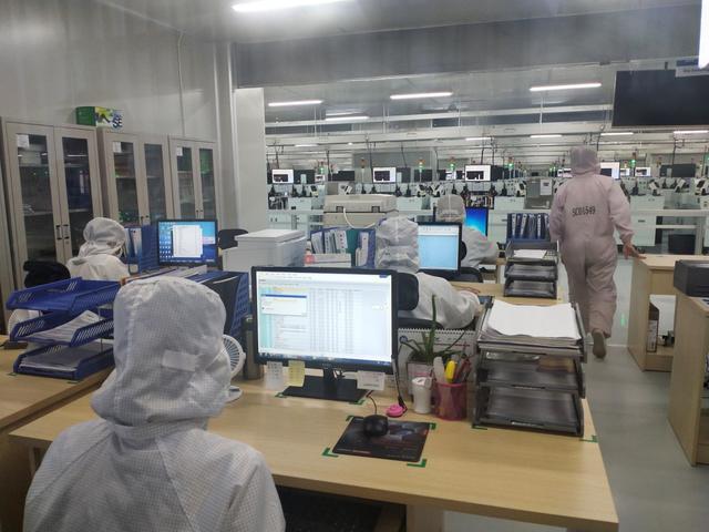 園區(qū)江西省兆馳半導體有限公司,這是一家專業(yè)生產數碼產品的高科技